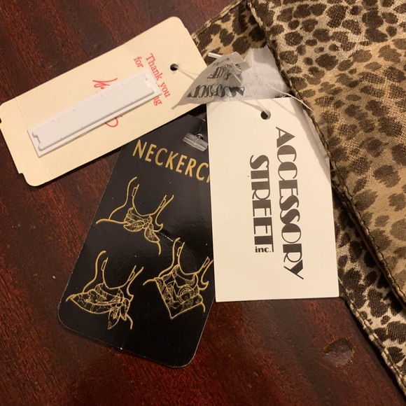 NWT 100% Silk neckerchief scarf animal cheetah print brown stocking stuffer - Picture 3 of 3